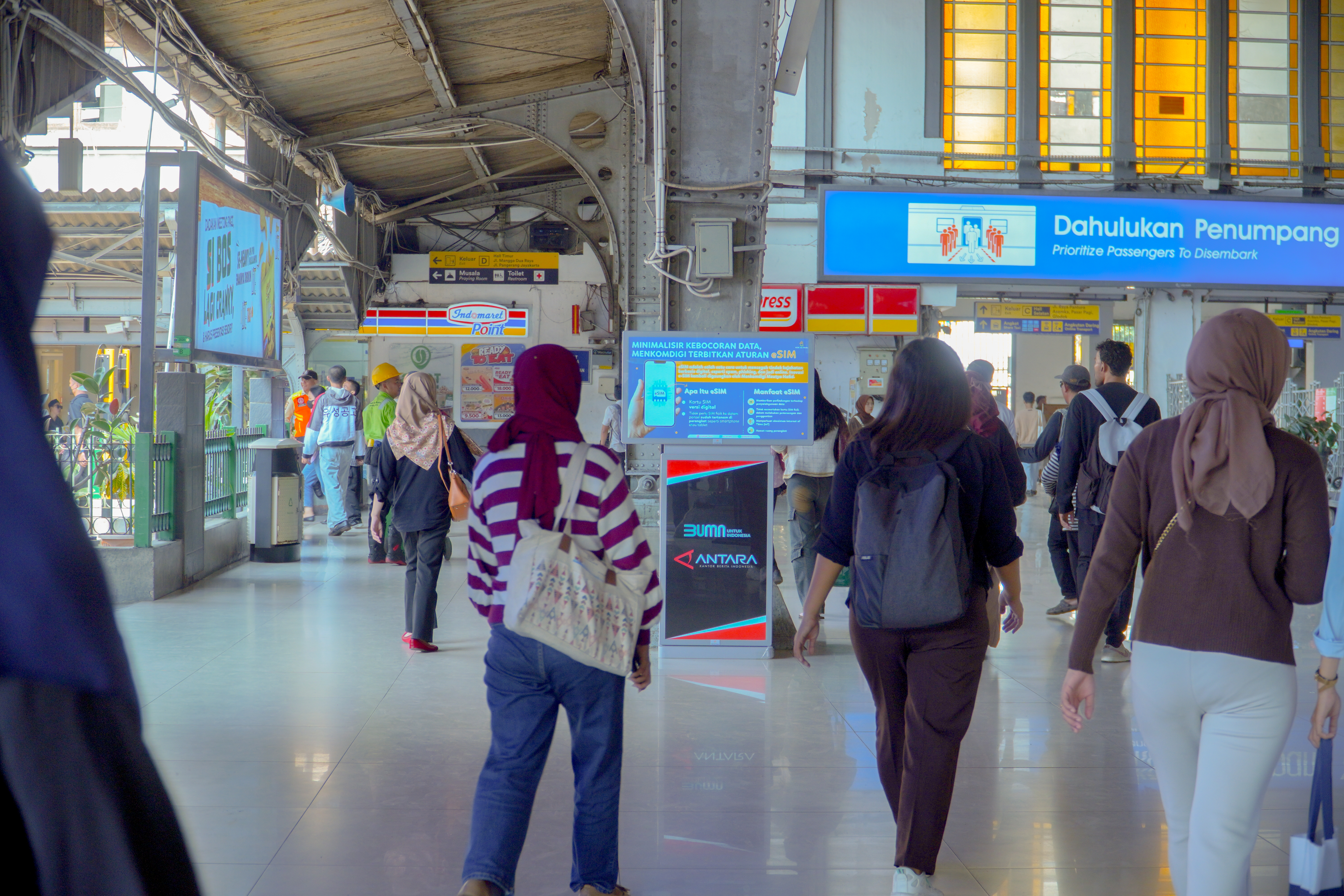 OOH Masterclass 2025 — KAI train station DOOH